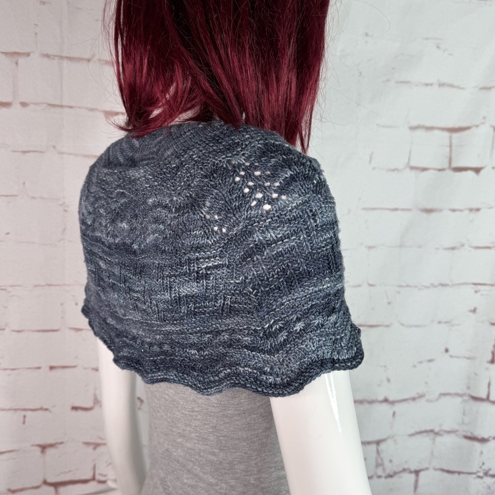 Hand Knit Ombré Slate Blue Eyelet Scallop Triangle Shoulder Shawl Wrap One Size - Picture 11 of 14